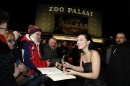 s1-premiere-berlin-briones-fans.jpg